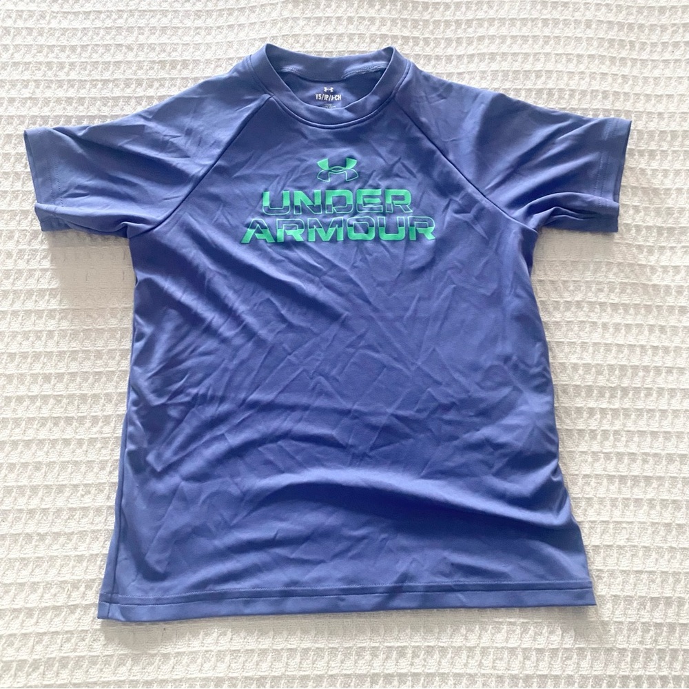 Under Armour blue Crew Neck Shirt youth small